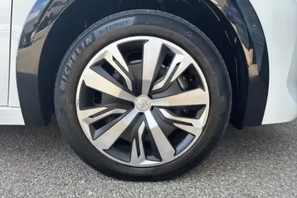 Photo 14 Peugeot 208  Electrique 50 kWh 136ch