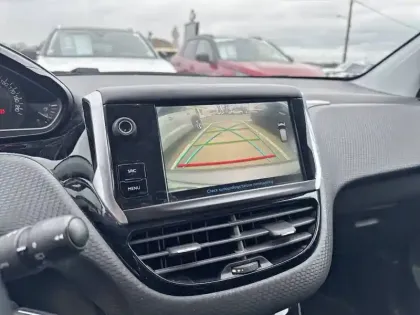 Photo 17 Peugeot 208  BlueHDi 100ch BVM6