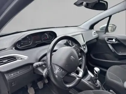 Photo 7 Peugeot 208  BlueHDi 100ch BVM6