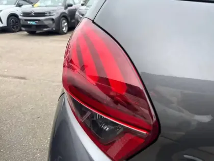 Photo 16 Peugeot 208  BlueHDi 100ch BVM6