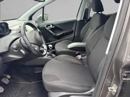 Photo 10 Peugeot 208  BlueHDi 100ch BVM6