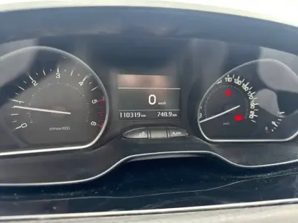 Photo 9 Peugeot 208  BlueHDi 100ch BVM6