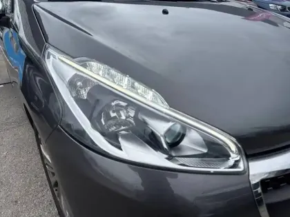 Photo 15 Peugeot 208  BlueHDi 100ch BVM6