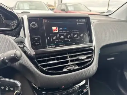 Photo 14 Peugeot 208  BlueHDi 100ch BVM6