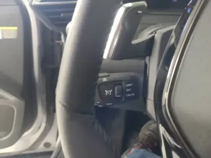 Photo 15 Peugeot 2008  Hybrid 136 e-DCS6