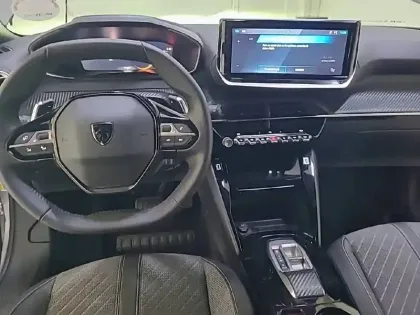 Photo 28 Peugeot 2008  Hybrid 136 e-DCS6