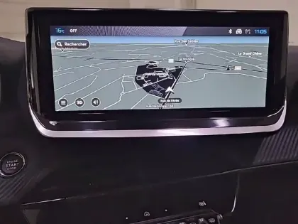 Photo 39 Peugeot 2008  Hybrid 136 e-DCS6