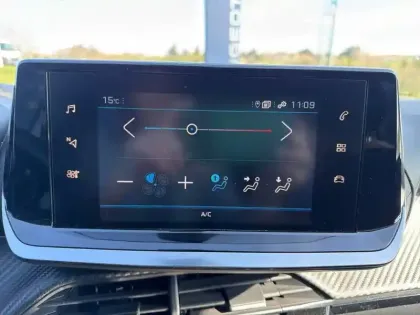 Photo 18 Peugeot 208  PureTech 100 S&S BVM6