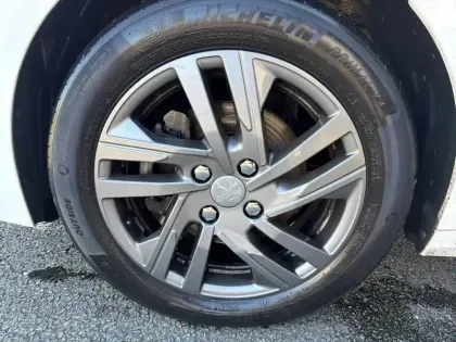 Photo 12 Peugeot 208  PureTech 100 S&S BVM6