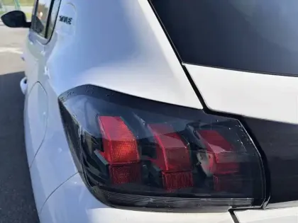 Photo 16 Peugeot 208  PureTech 100 S&S BVM6