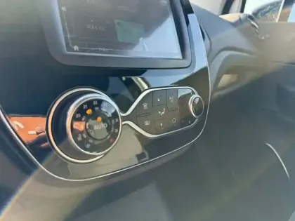 Photo 14 Renault Captur  TCe 120 Energy EDC