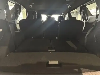 Photo 5 Peugeot 5008  Plug-in Hybrid 225 ch e-DCS7