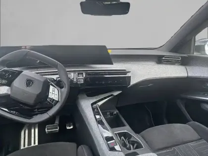 Photo 7 Peugeot 5008  Plug-in Hybrid 225 ch e-DCS7