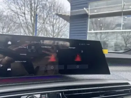 Photo 17 Peugeot 5008  Plug-in Hybrid 225 ch e-DCS7