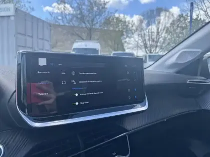 Photo 18 Peugeot 208  Hybrid 145 ch e-DCS6