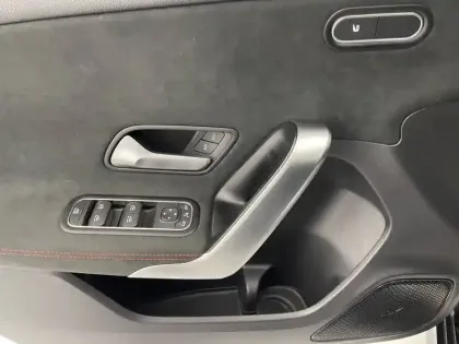 Photo 27 Mercedes Classe A  200 d