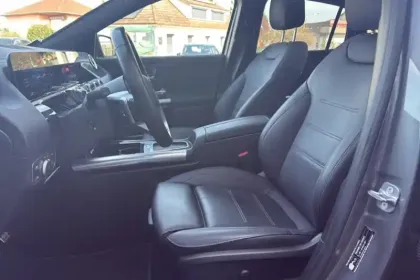 Photo 38 Mercedes GLA  250 e 8G-DCT