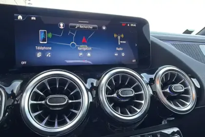 Photo 73 Mercedes GLA  250 e 8G-DCT