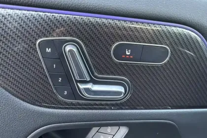 Photo 76 Mercedes GLA  250 e 8G-DCT