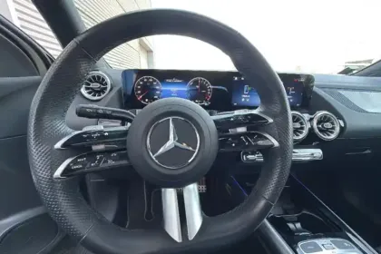 Photo 75 Mercedes GLA  250 e 8G-DCT