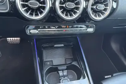 Photo 52 Mercedes GLA  250 e 8G-DCT