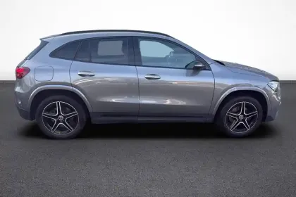 Photo 35 Mercedes GLA  250 e 8G-DCT