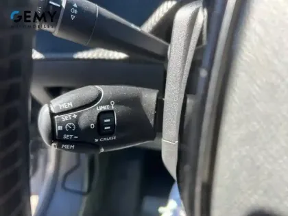 Photo 29 Peugeot 208  Electrique 50 kWh 136ch