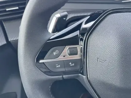 Photo 80 Peugeot 208  Hybrid 100 e-DCS6