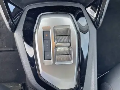 Photo 20 Peugeot 208  Hybrid 100 e-DCS6