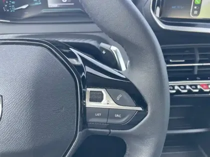 Photo 53 Peugeot 208  Hybrid 100 e-DCS6