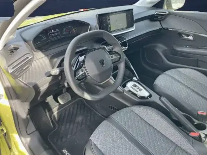 Photo 44 Peugeot 208  Hybrid 100 e-DCS6