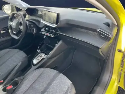 Photo 45 Peugeot 208  Hybrid 100 e-DCS6