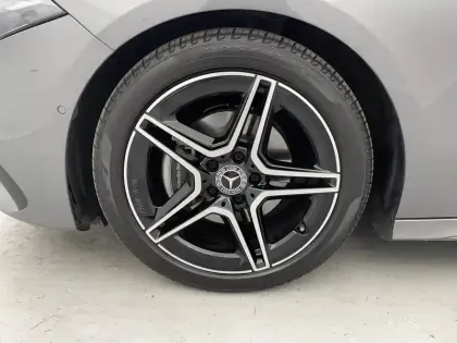 Photo 17 Mercedes Classe A  200 d