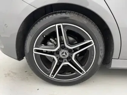 Photo 18 Mercedes Classe A  200 d