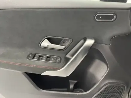 Photo 24 Mercedes Classe A  200 d