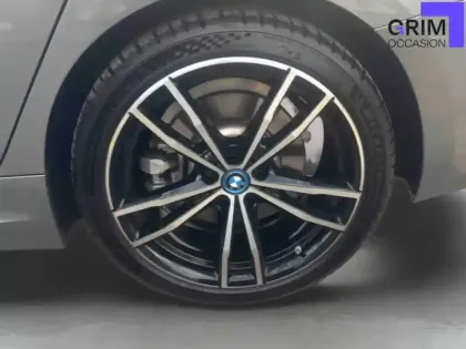 Photo 15 BMW Serie 3 Touring 330e xDrive 292 ch BVA8