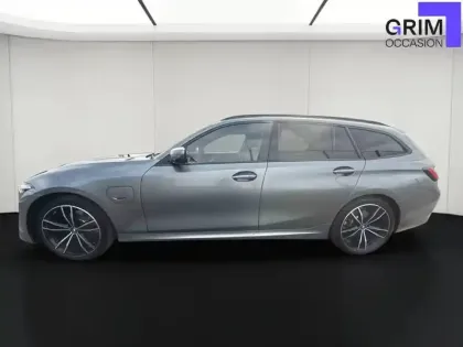Photo 19 BMW Serie 3 Touring 330e xDrive 292 ch BVA8