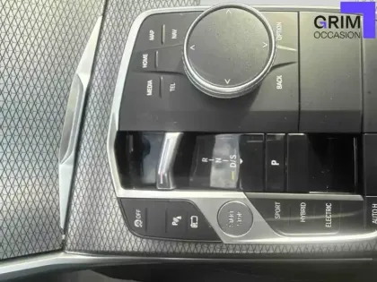 Photo 9 BMW Serie 3 Touring 330e xDrive 292 ch BVA8