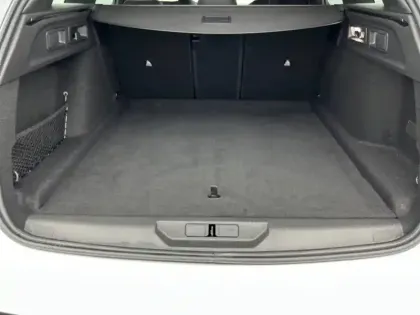 Photo 5 Peugeot 308  SW Hybrid 145 e-DCS6
