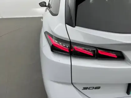 Photo 16 Peugeot 308  SW Hybrid 145 e-DCS6