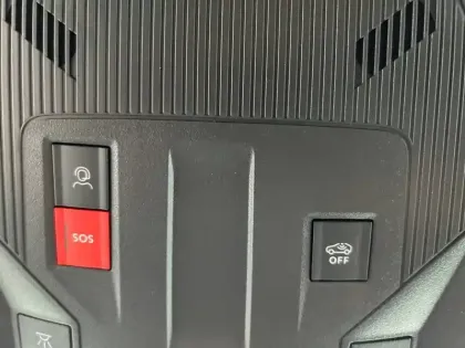 Photo 27 Peugeot 308  SW Hybrid 145 e-DCS6