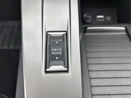 Photo 28 Peugeot 308  SW Hybrid 145 e-DCS6