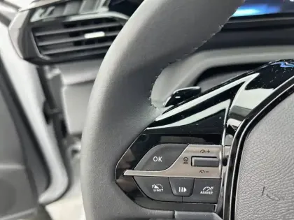 Photo 21 Peugeot 308  SW Hybrid 145 e-DCS6