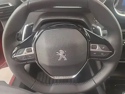 Photo 52 Peugeot 208  PureTech 100 S&S EAT8