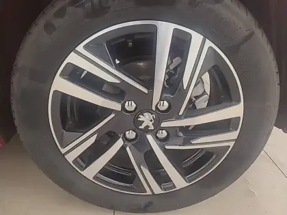 Photo 56 Peugeot 208  PureTech 100 S&S EAT8