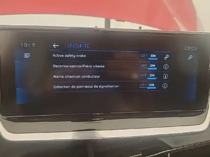 Photo 63 Peugeot 208  PureTech 100 S&S EAT8