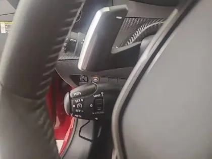 Photo 66 Peugeot 208  PureTech 100 S&S EAT8