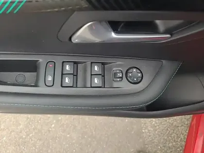 Photo 21 Peugeot 208 Gén. II Ph1 NG Allure 5