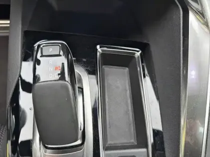 Photo 13 Peugeot 3008  Hybrid 225 e-EAT8