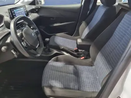 Photo 50 Peugeot 208  PURETECH 75 S&S BVM5